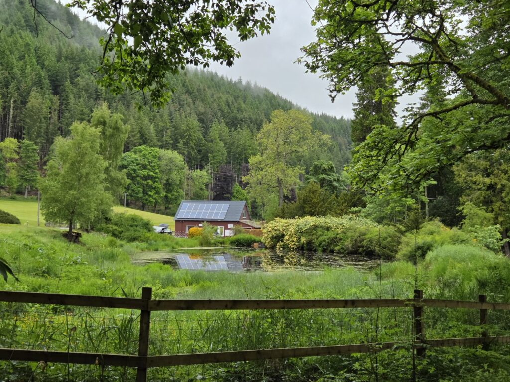 Photo of barn in nature